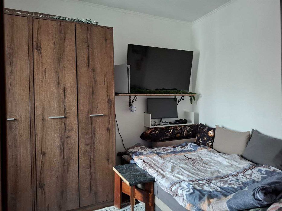 В продаже 2-комнатная с ремонтом.