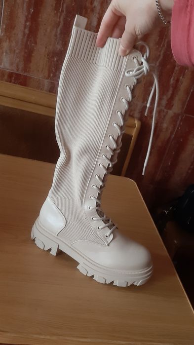 Vând ghete mărime 37