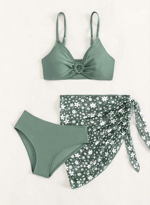 Нов тийн бански в зелено