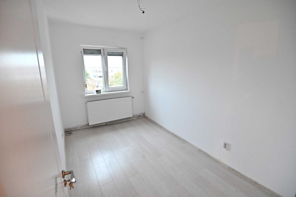 Apartament decomandat renovat complet, centrală proprie, zonă liniștită - Direct de la proprietar