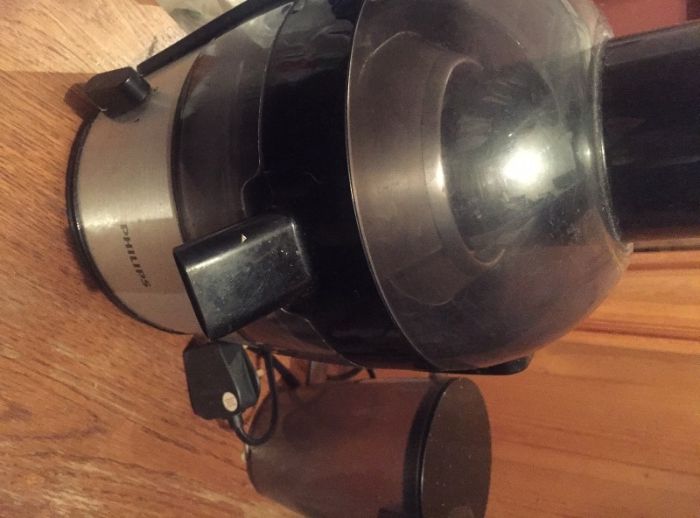 Продавам сокоизтиквачка Philips