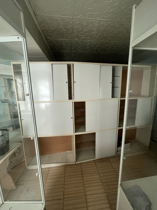 Отдам бесплатно шкаф аптечный