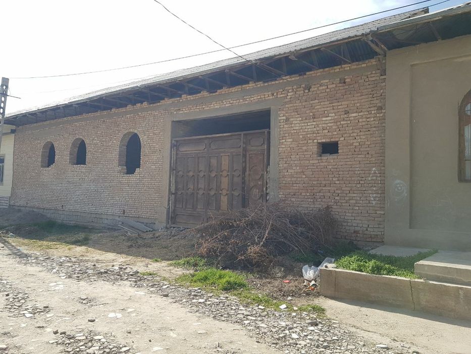 Дом участок готовый к евро ремонту из кирпича и бетонна 6 соток