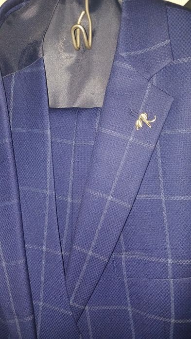 Продам мужской костюм