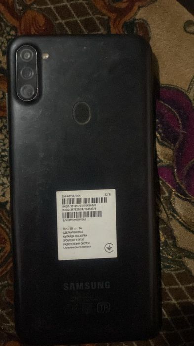 Продам телефон самсунг а11 срочно