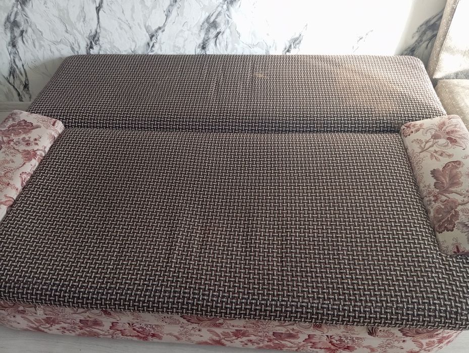 Продам 2 дивана. Срочно