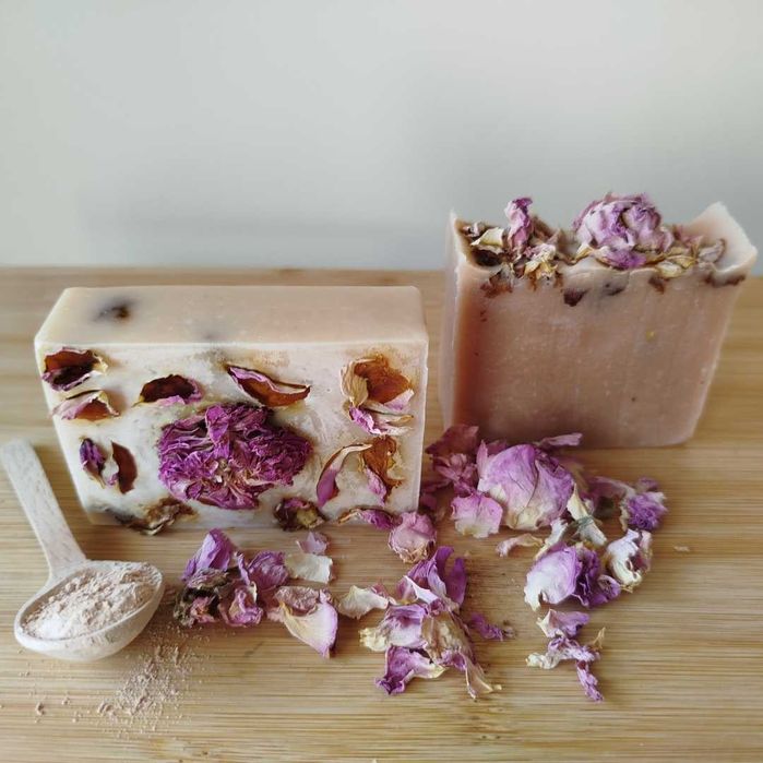 Книга за натурални сапуни – идеален подарък за 14 февруари и 8 март