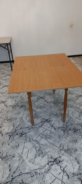 Продаю стол раздвижной