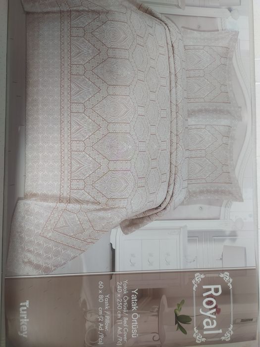 Декоративное покрывало + 2 наволочки