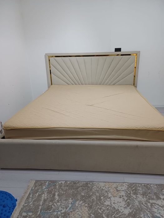 Кровать двухспальная