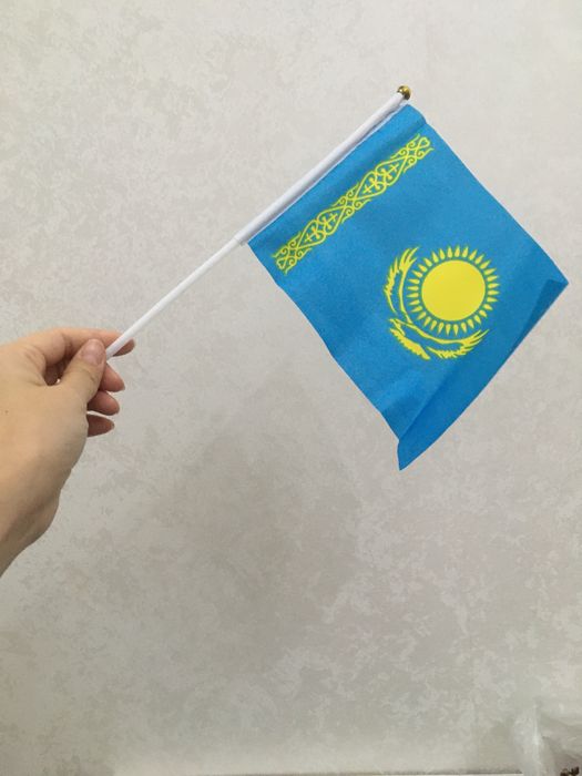 Флажки, ленты на булавке