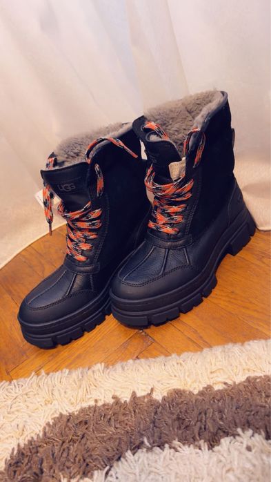 UGG Bocanci - Ashton Addie masura 37