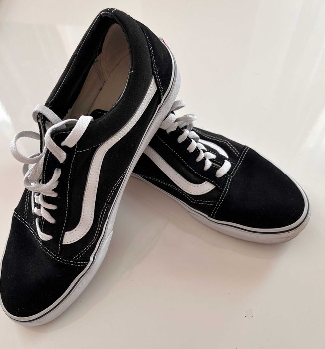 Vând Vans Old Skool Black/White stare foarte bună, mărimea 46