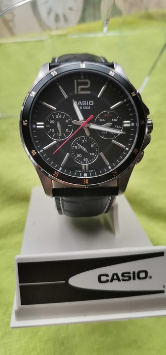 Vând ceas Casio guartz