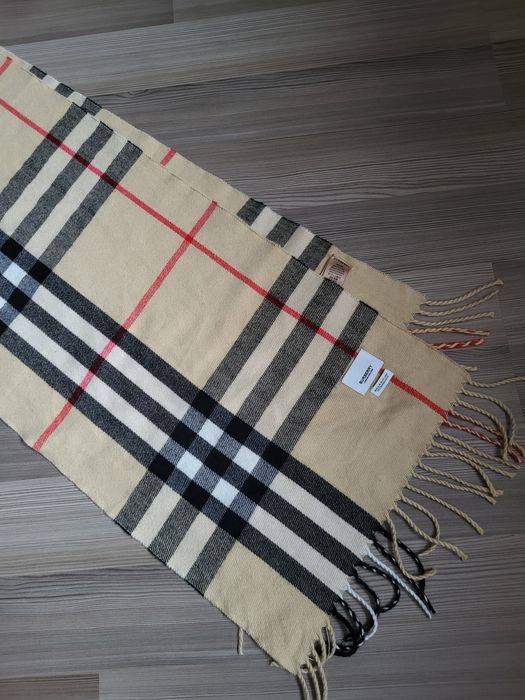Fular Burberry nou