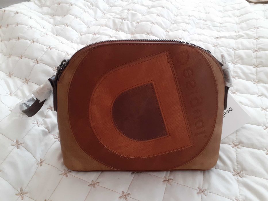 Чанта Desigual - нова