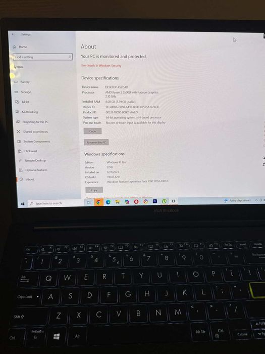 ASUS VivoBook 15 / Ryzen 5 5500U / 8GB / 256GB SSD / 1.7kg / Premium Features