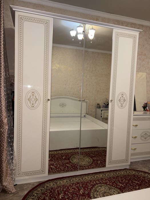 Спальный гарнитур