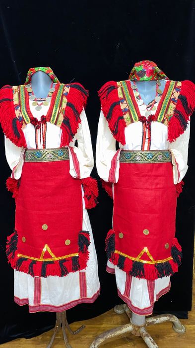 Продавам Пирински Носии