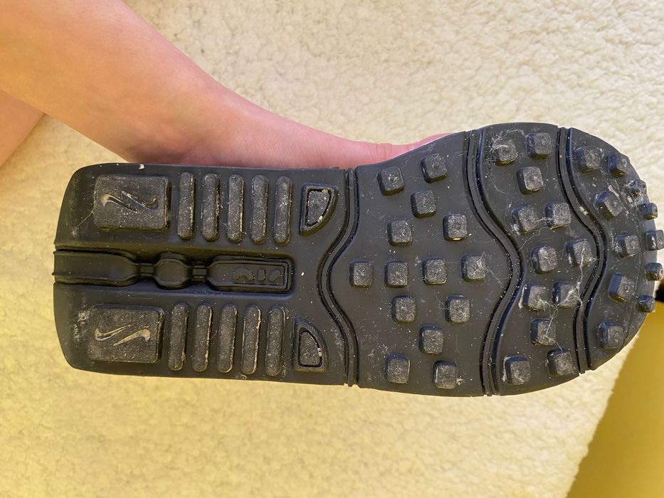 Nike air max furyosa 36 отговарят на 22см