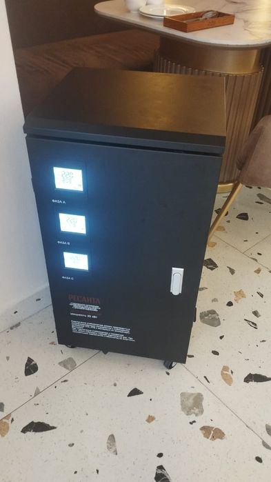 Стабилизатор напряжения