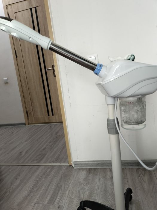 Косметологик лампа ва паразон сотилади.Нархи 900 000 сум