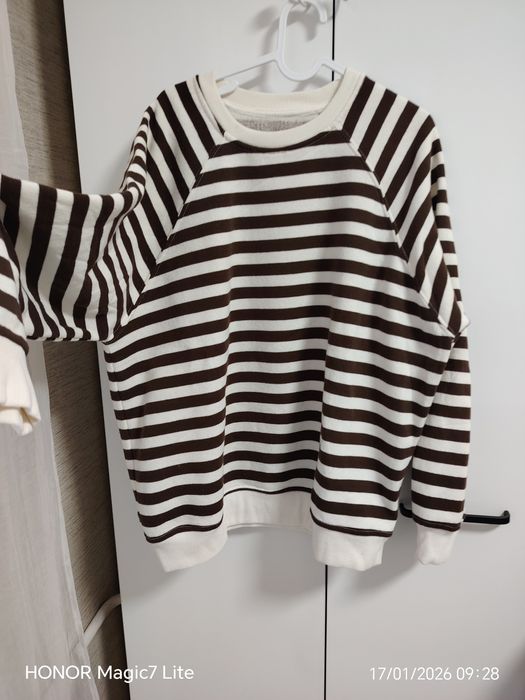 Тънко пуловерче Бордо и топъл обемен суичър райе