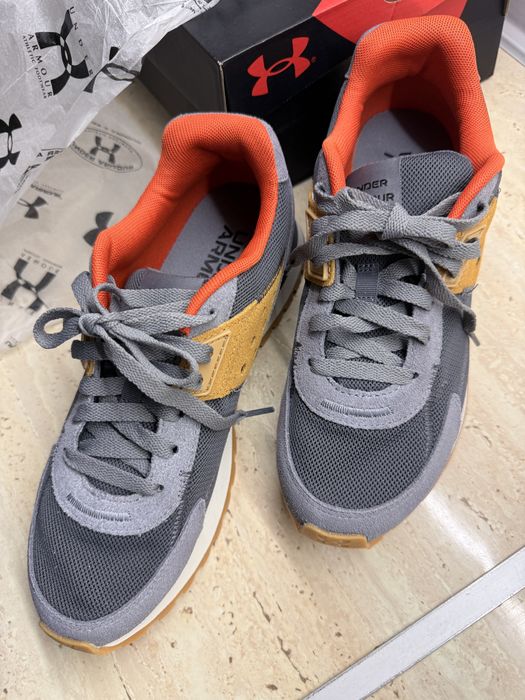 Продам мужские кроссовки under armour