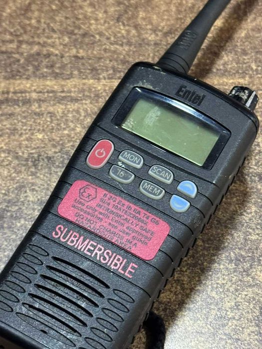 Морска портативна УКВ радиостанция ENTEL HT644
