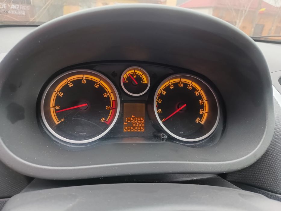 Opel Corsa 1.4 benzină