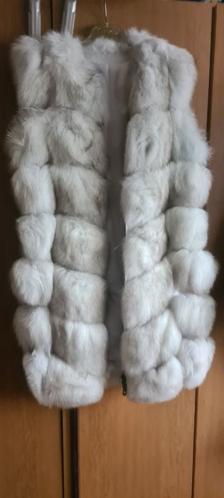 Елек с естествен косъм.