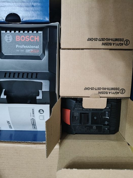 Vand  acumulator procore Bosch 8ah 2025 pret fix