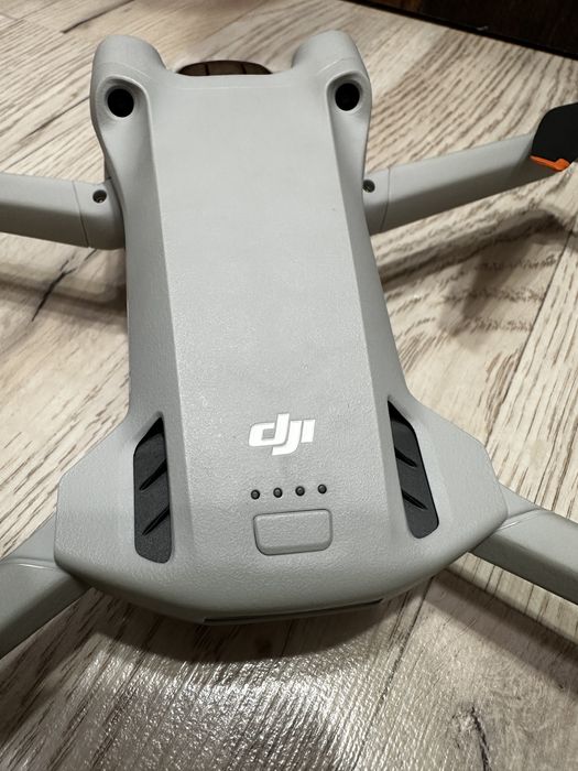 Дрон DJI Mini 3 Pro