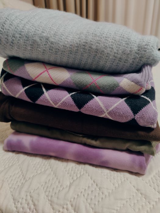 Set pantaloni Nr 34 și pulovere Nr S