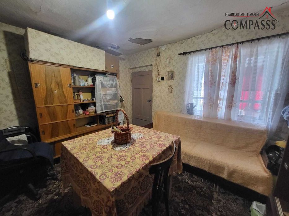 с. Пчелино, Обл. Добрич, къща с дворно място – 25000евро!