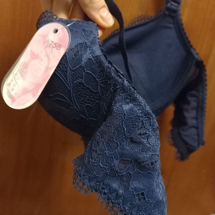 Продам бюстгальтер лифчик