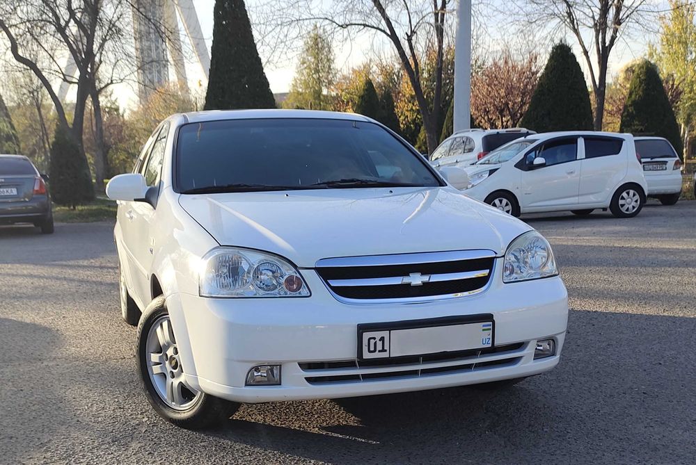 Ласетти 1.8, 3-позиция, автомат, 2011 йил