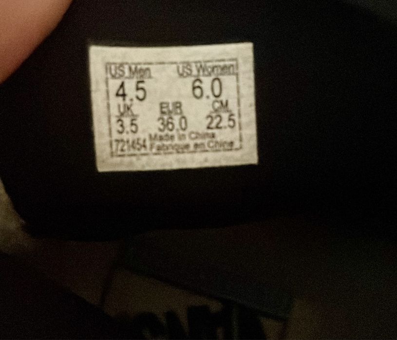 Продам ботинки фирмы Vans