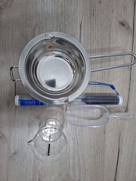 Vand kit lumanari