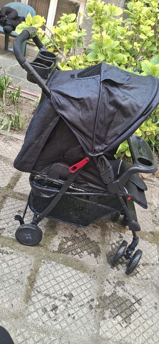 Чисто нова лятна количка