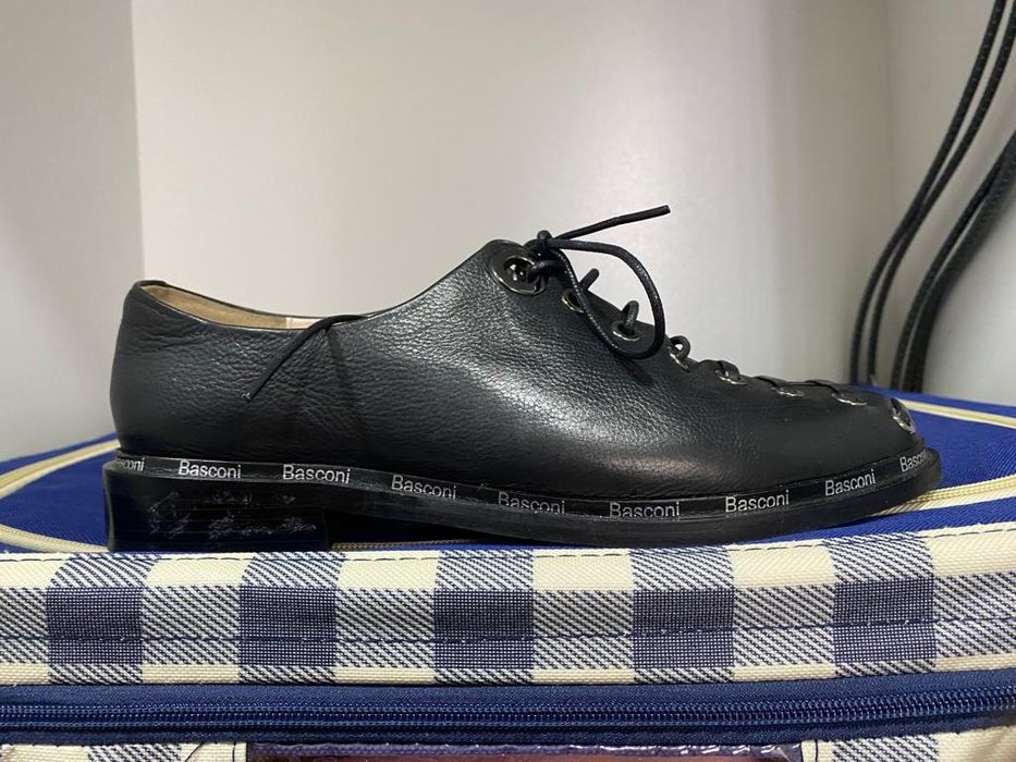 Продаю женскую обувь