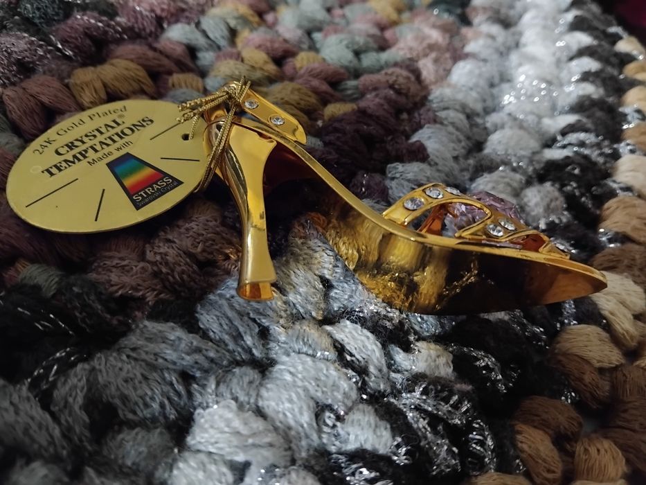 Статуетка позлатена обувка Swarovski