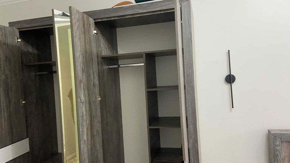 Срочна продам спальный гарнитур в хорошем состоянии.