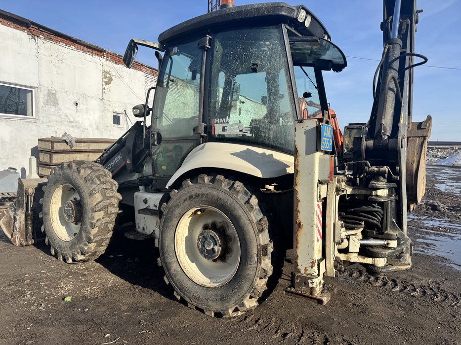 Экскаватор-пргрузчик продам