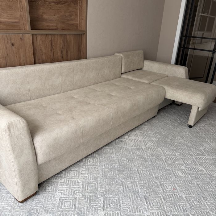 Продается диван для зала