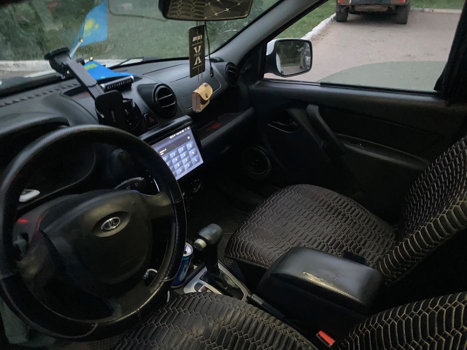 Продам    Lada Granta 2013 год. автомат