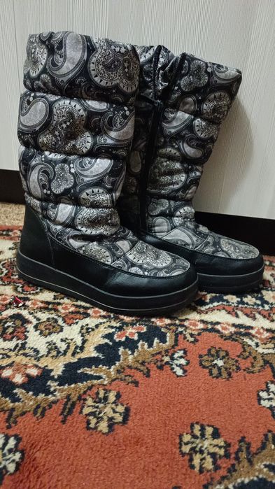 Продам детскую обувь