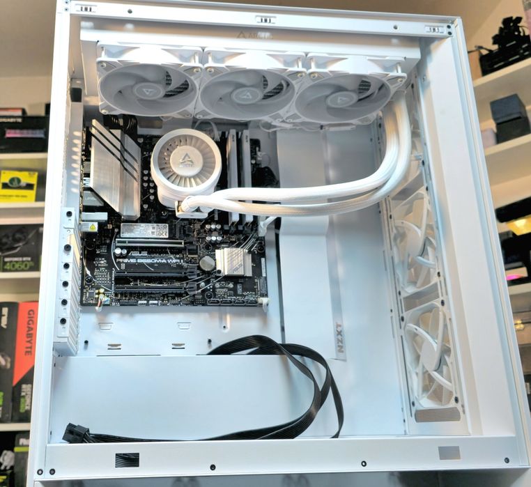 Pc Ryzen 7 9800X3D 32 DDR5 Cl30 6000 mhz NZXT Aio 360mm H7 Flow Season