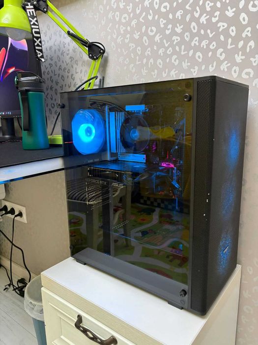 Настолен геймърски компютър RTX 5060 / Ryzen 5 9600X / 1TB / 16 GB RAM