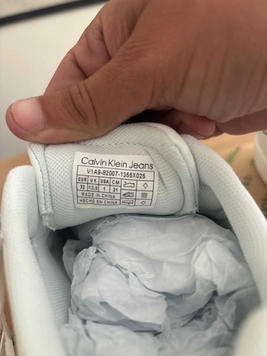 Детски маратонки Calvin Klein.Нови , 32 размер.